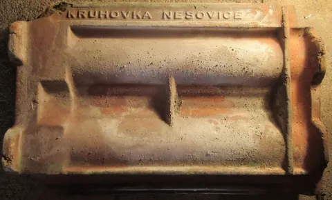 Značka KRUHOVKA NESOVICE